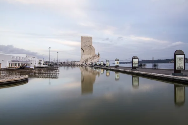 Hermosa vista del monumento a los Descubrimientos, situado en Lisboa —  Fotos de Stock