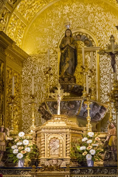 Piękne wnętrze kościoła Querenca, Portugalia. — Zdjęcie stockowe