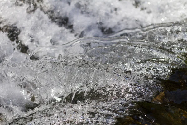 Fluxo fresco de água — Fotografia de Stock