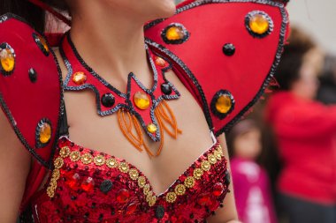 bir karnaval geçit bulunan kadın büstü