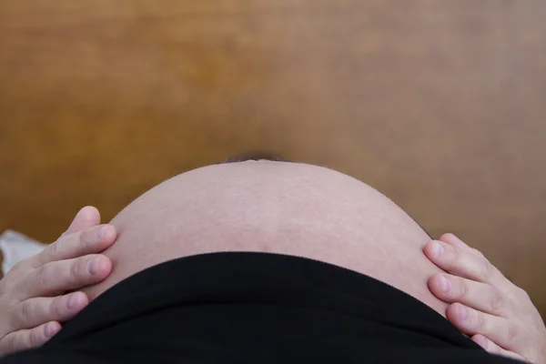 Esperando embarazo femenino — Foto de Stock