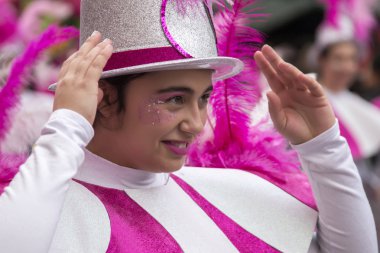 Renkli karnaval (Carnaval) geçit