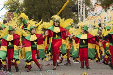 Renkli karnaval (Carnaval) geçit