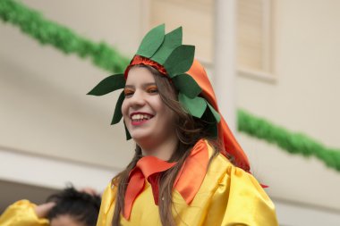 Renkli karnaval (Carnaval) geçit