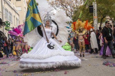 Renkli karnaval (Carnaval) geçit