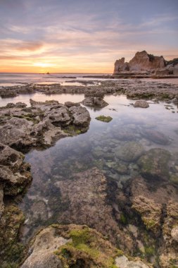 Albufeira yakınındaki Sao Lourenco kıyı şeridi