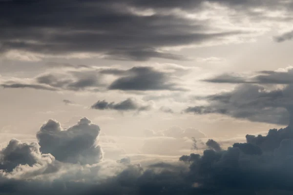 Cielo nuvoloso piovoso — Foto Stock
