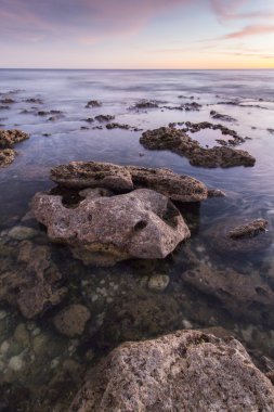 Albufeira yakınındaki Sao Lourenco kıyı şeridi