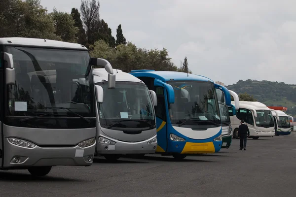 Autobuses turísticos estacionados en Lisboa — Foto de Stock