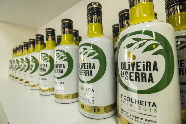 Oliveira da Serra botellas de aceite de oliva —  Fotos de Stock