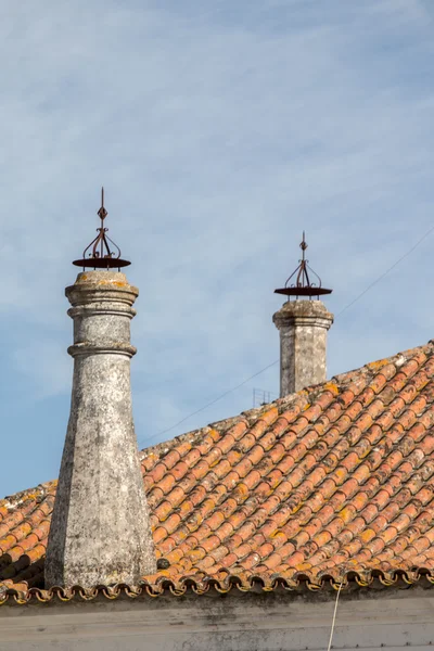 Typický komín architektura budov, portugalské — Stock fotografie