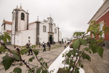 Çiçek meşaleler geleneksel dini geçit