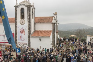Çiçek meşaleler geleneksel dini geçit