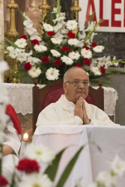 Traditionele religieuze processie van de fakkels van de bloem — Stockfoto