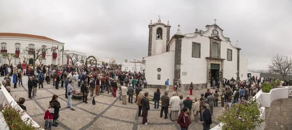 Traditionella religiösa processionen av blomma facklor — Stockfoto