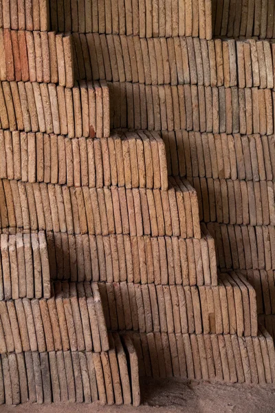 Cölöp-ból hagyományos iszap tégla gyártás — Stock Fotó