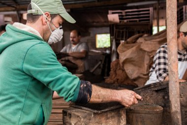 geleneksel çamur tuğla üretim tesisimiz.