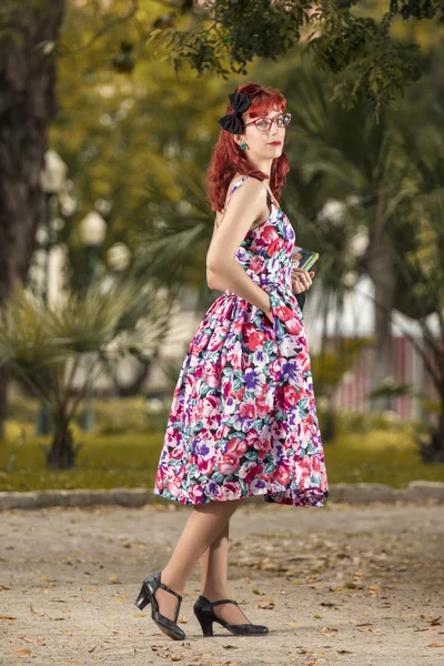 Donna in stile vintage abbigliamento — Foto Stock