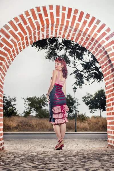 Mujer en ropa de estilo vintage — Foto de Stock