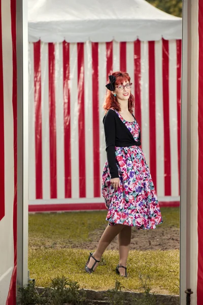 Mujer en ropa de estilo vintage — Foto de Stock