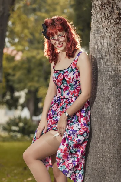 Mulher em roupas de estilo vintage — Fotografia de Stock