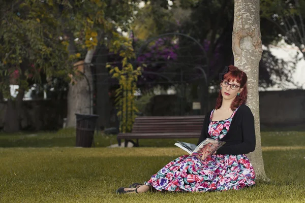 Woman in vintage style clothing — Stock Photo, Image