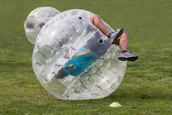 Bubble ball fotbollsmatch — Stockfoto