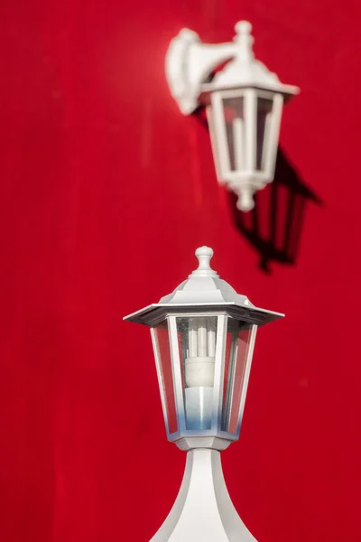 Deux lampes de maison extérieures — Photo