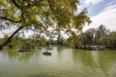 güzel Kalesi Park (Parc de la Ciutadella)