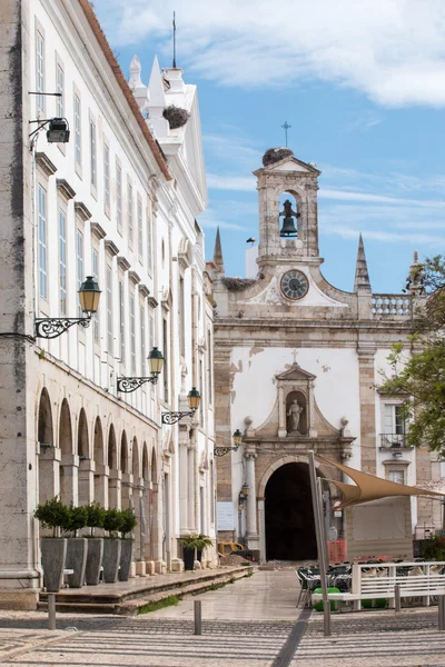 Arcos y entrada principal al casco antiguo en el jardín Manuel Bivar —  Fotos de Stock