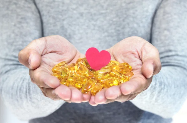 Hjärtat hälsosam tillägg piller — Stockfoto