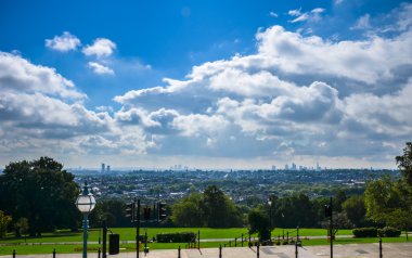 Mesafeden şehir gökdelenler
