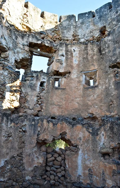 Руины старого замка — стоковое фото