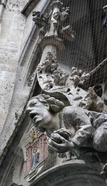 Rathaus üzerinde heykel — Stok fotoğraf