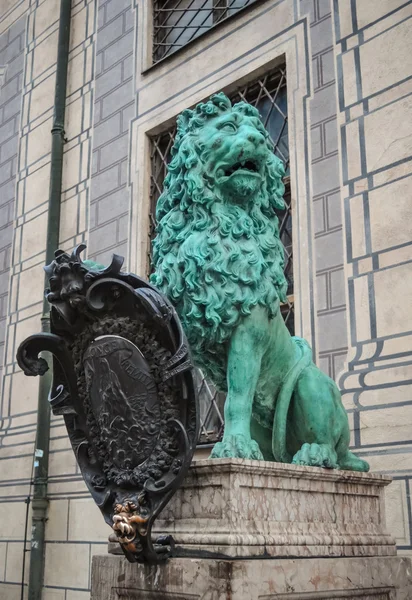 Lion statue — Stock Photo, Image