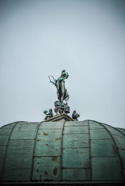 Dach des Gebäudes — Stockfoto