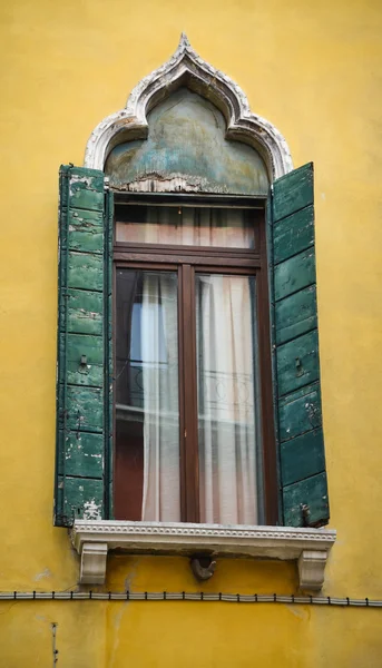 Ventana en estilo italiano — Foto de Stock