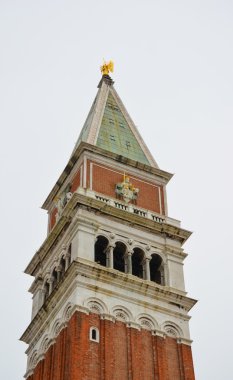 Aziz Mark'ın çan kulesi