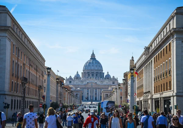 Saint Peter basilica — Stock Photo, Image