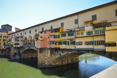Köprü Veccio Arno Nehri üzerinde