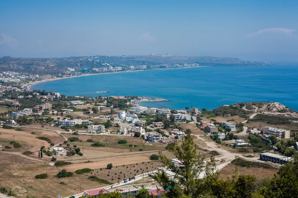Edifícios na costa da ilha de Rodes, na Grécia — Fotografia de Stock