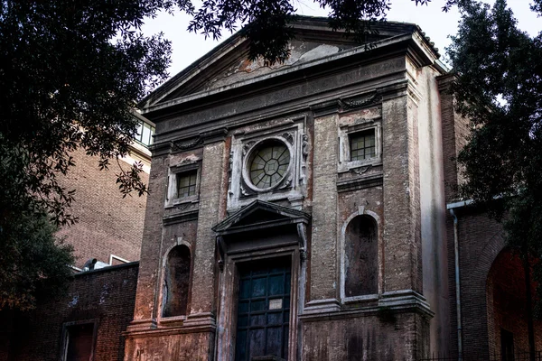 Fachada da antiga casa em Roma Fotografias De Stock Royalty-Free