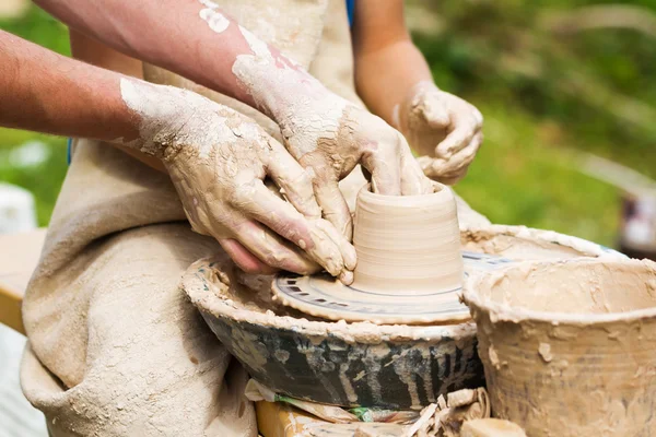 Making clay pot — Stock Photo, Image