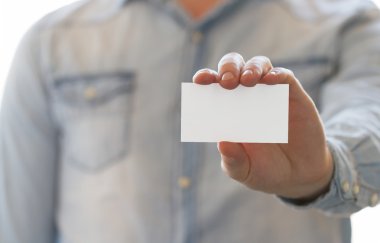 gösteren boş kartvizit el