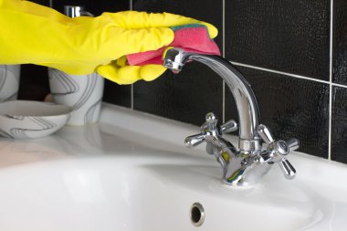 Koruyucu eldiven verin.