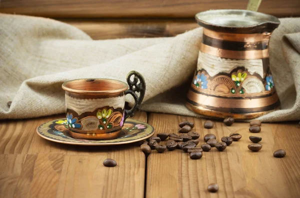 Традиционный турецкий кофейный сервиз — стоковое фото