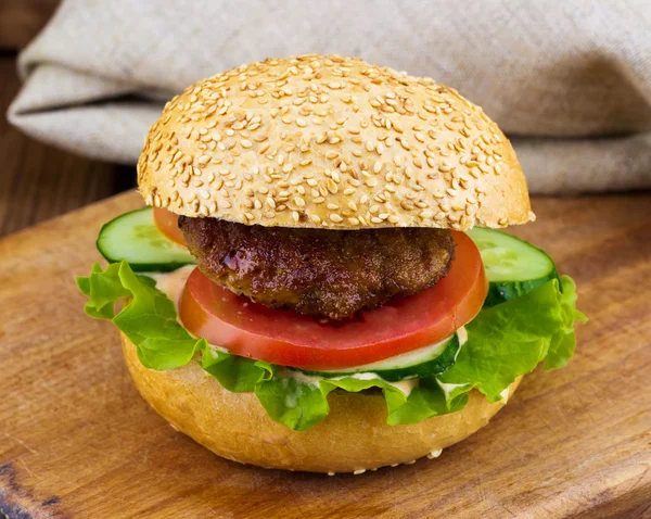 Fresh delicious burger — Stock Photo, Image