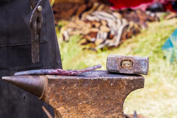 Hot iron on anvil for forging — Stock Photo, Image