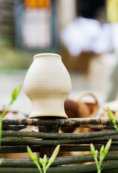 Традиционный глиняный горшок — стоковое фото