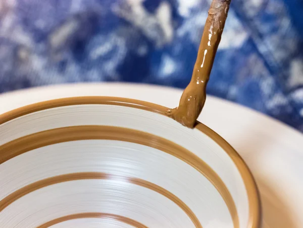 Working on pottery wheel — Stock Photo, Image